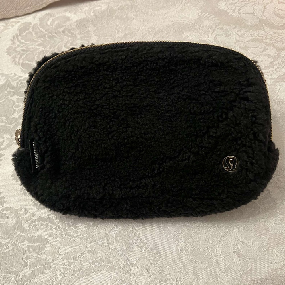 LULULEMON Everywhere Belt Bag *Fleece